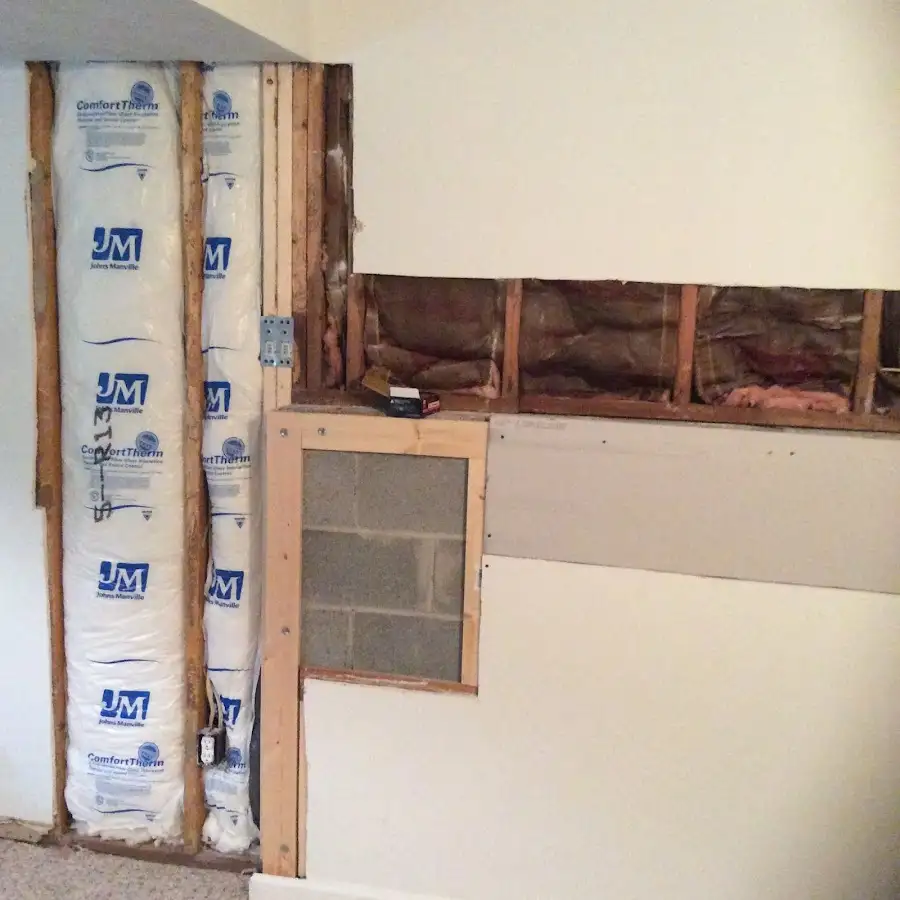Wall insulation replacement during Structural Drying in Lyon